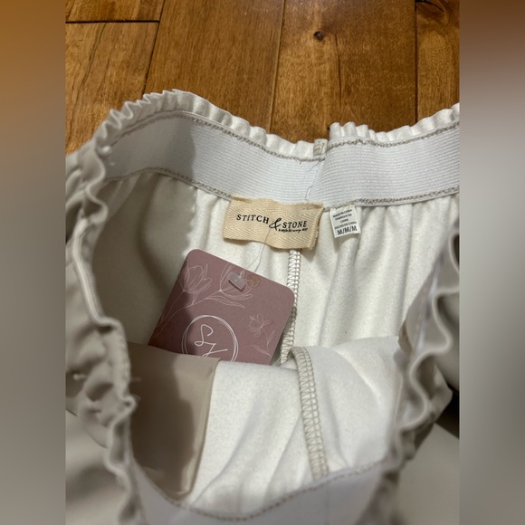 NWT Faux leather shorts - Picture 4 of 8